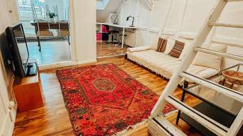 Esmeraldas Altbauwohnung mitten in der Stadt mit Terrasse