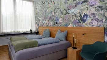 Hotel Profis - Business Hotel + Bar