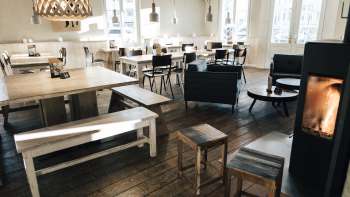 ØYA Bar Kafé Klub ØYA Bar Kafé Klub