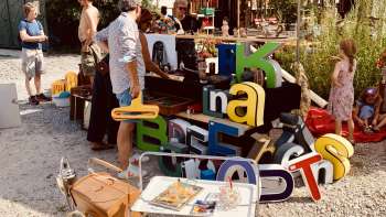 Neighborhood flea market on the Bach area