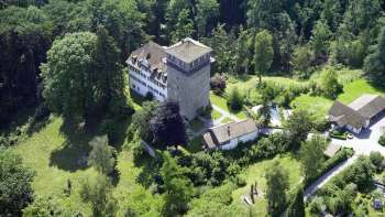 Möttelischloss und Weiher Möttelischloss und Weiher