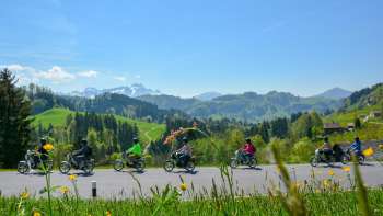 After-work scooter tour in Appenzellerland - by TOPAZ