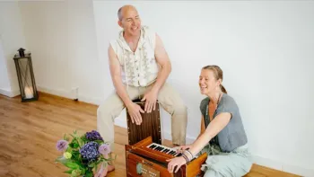 Sing & Shine – Mantras und Herzenslieder zum Mitsingen