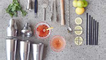 Cocktail-Werkstatt in der Eventlocation zur Werkstatt Cocktail-Werkstatt in der Eventlocation zur Werkstatt