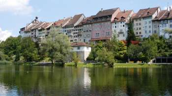 Bett am Weiher