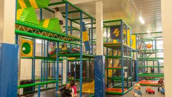 Indoorspielplatz und Trampolinpark Fägnäscht