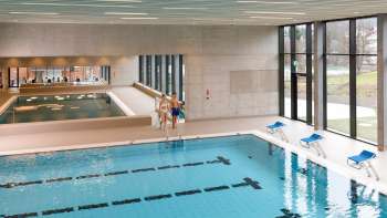 Hallenbad innen Hallenbad innen